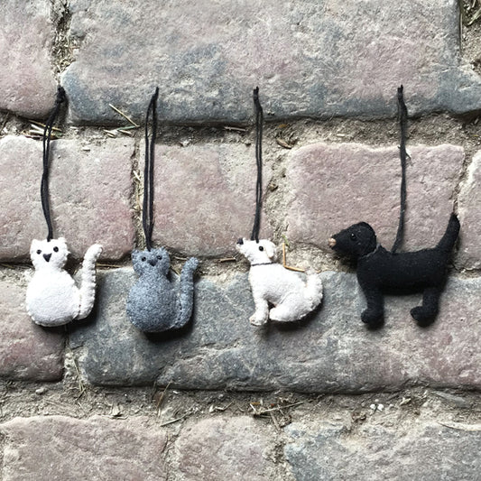 Felt Hanging Labrador