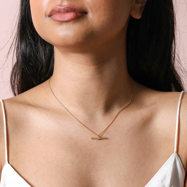 Crystal Feature T-Bar Pendant Necklace in Gold