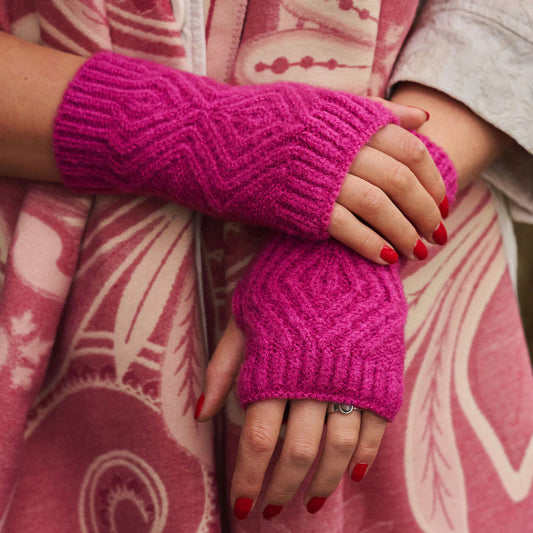 Roxy Wrist Warmer - Raspberry Pink