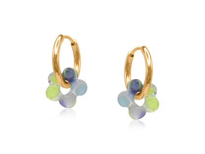 CHARLOTTE RESIN FLOWER HUGGIE PETITE EARRINGS