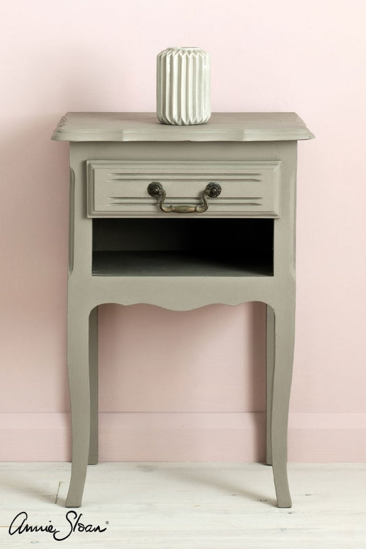 French Linen Annie Sloan Chalk Paint | 120ml | 500ml | 1 litre
