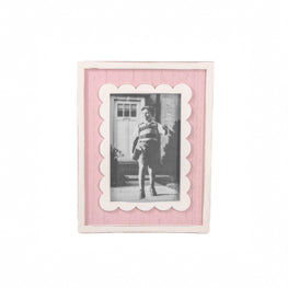 Scalloped Photo Frame - Pink