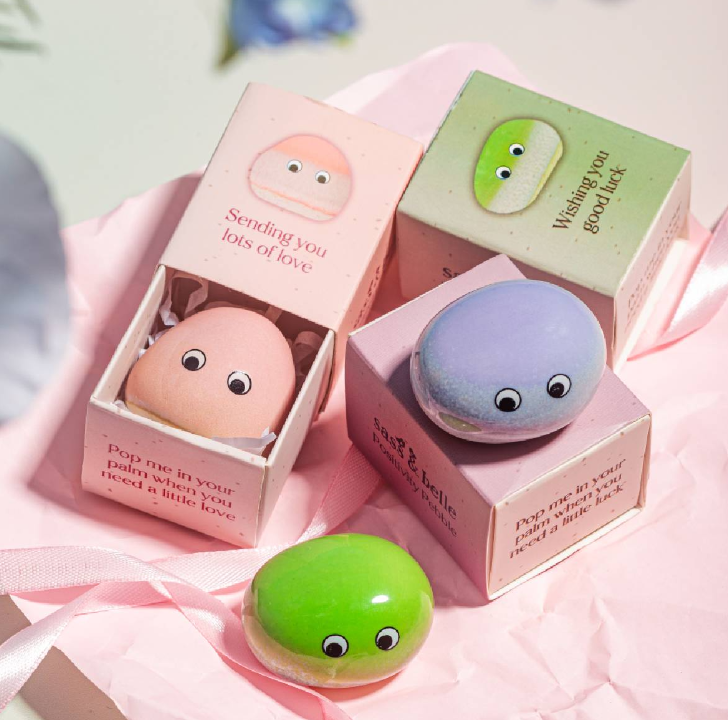 Positivity Pebble Lilac Hug